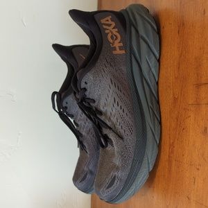 Hokas Clifton Size 8
